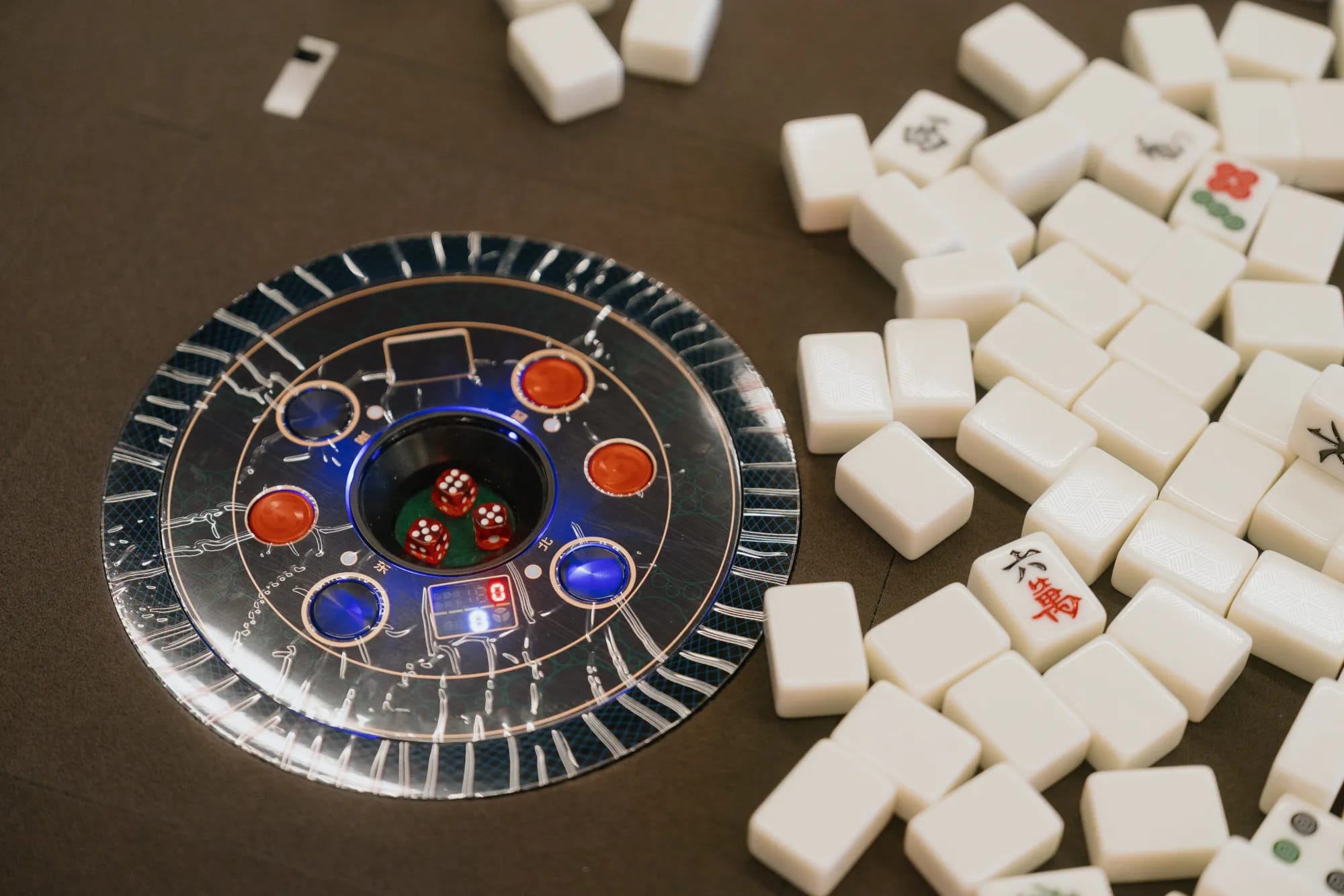 Automatic mahjong table